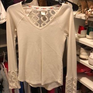 Adorable long sleeve shirt